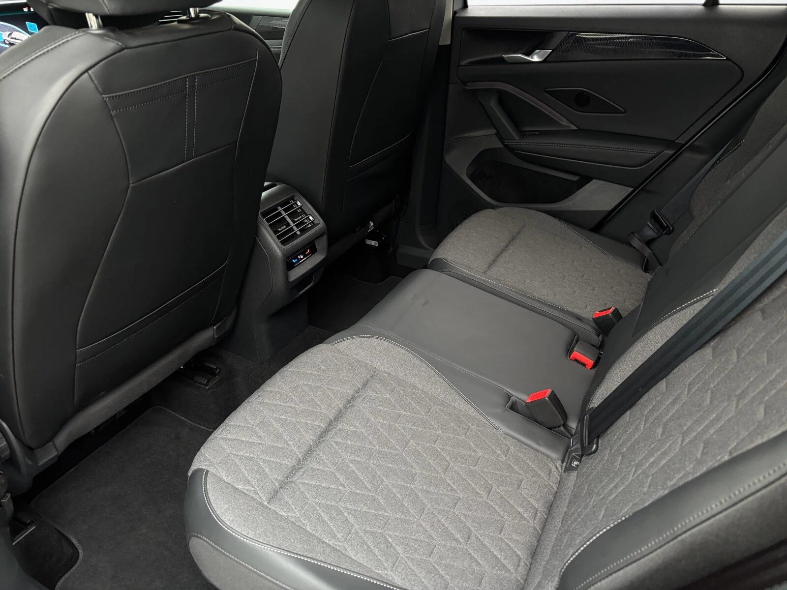 Volkswagen Tiguan SUV Life 1.5 eTSI 110 kW (150 PS) DSG 7-G III (2024-) — zdjęcie 12
