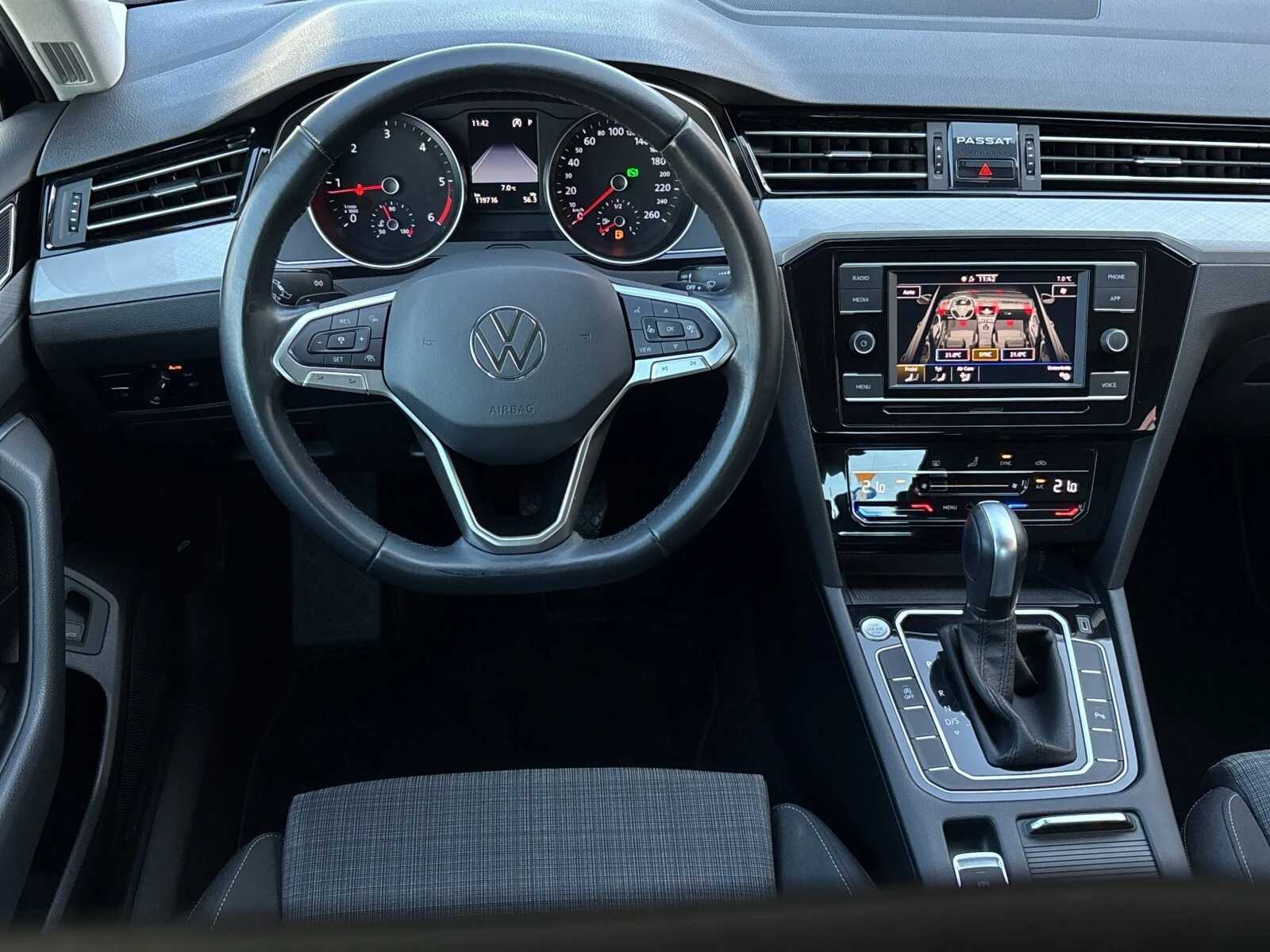 Volkswagen Passat BUSINESS B8 (2014-2023) — zdjęcie 16