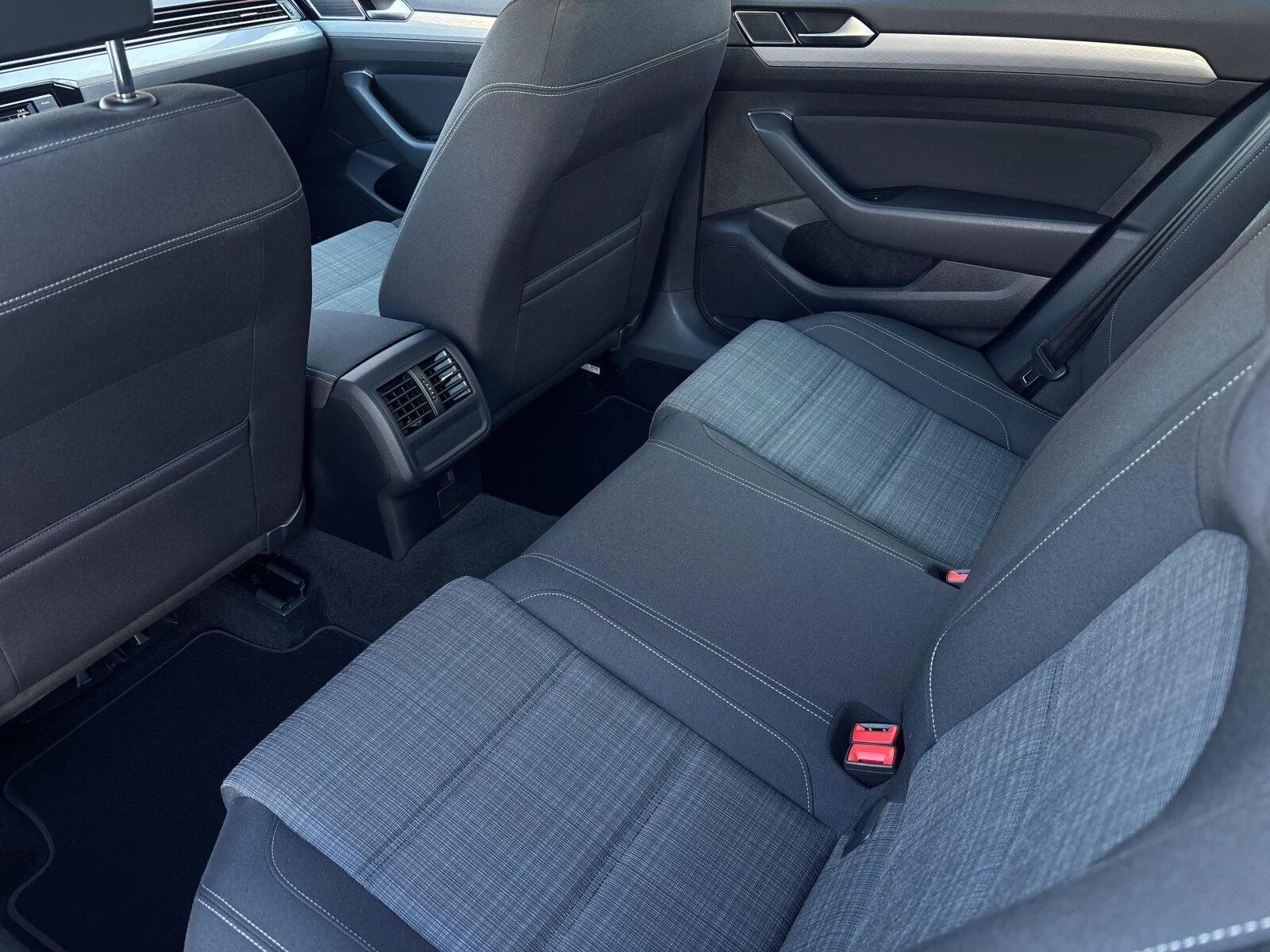 Volkswagen Passat BUSINESS B8 (2014-2023) — zdjęcie 13