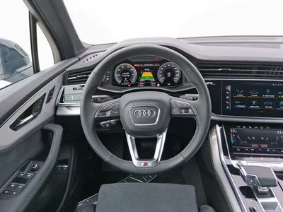 Audi Q7 S line quattro 55 TFSI e 290(394) kW(KM) tiptronic