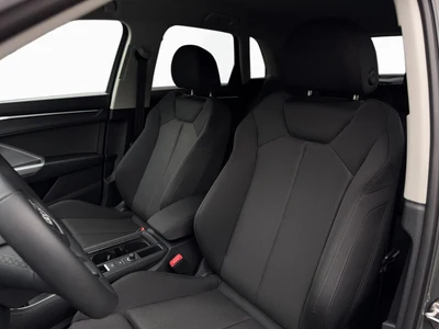 Audi Q3 HAK, Side Assist, Full Led, Pakiet Czerń, Ambiente Salon Polska, FV23%