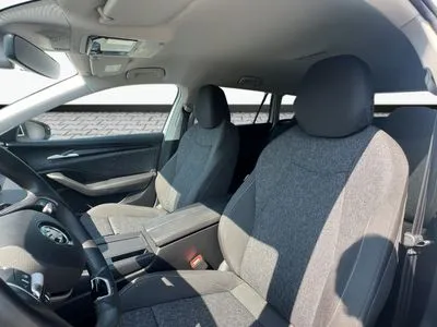 Skoda Superb 2.0 TDI SCR Essence DSG