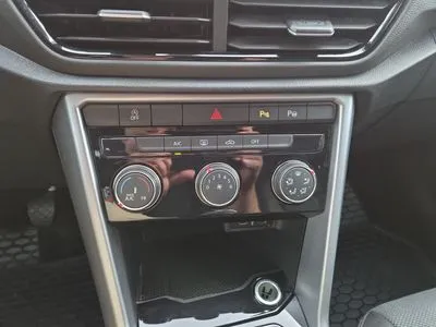 Volkswagen T-Roc 1.5 TSI 150 KM Life FV23% ASO Gwarancja