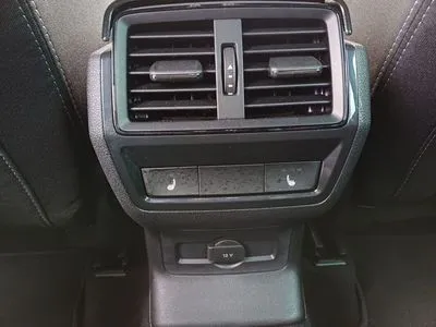 Škoda Karoq 1.5 TSI ACT Sportline DSG 150 KM jak nowy gwarancja FV23% Demo