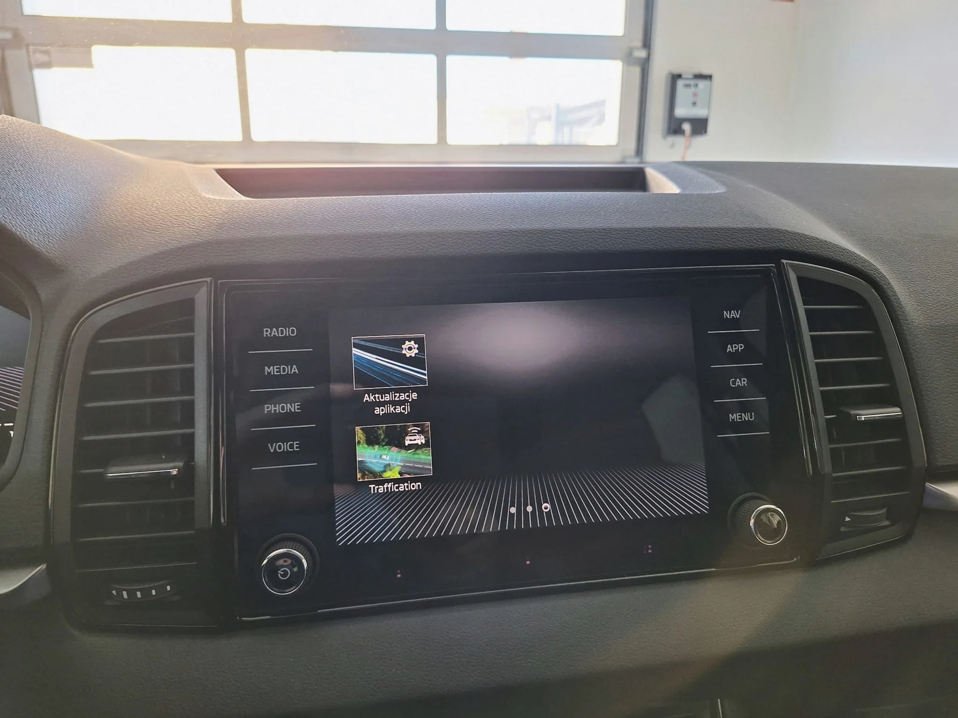 Škoda Karoq 1.5 TSI ACT Edition 130 DSG — zdjęcie 15