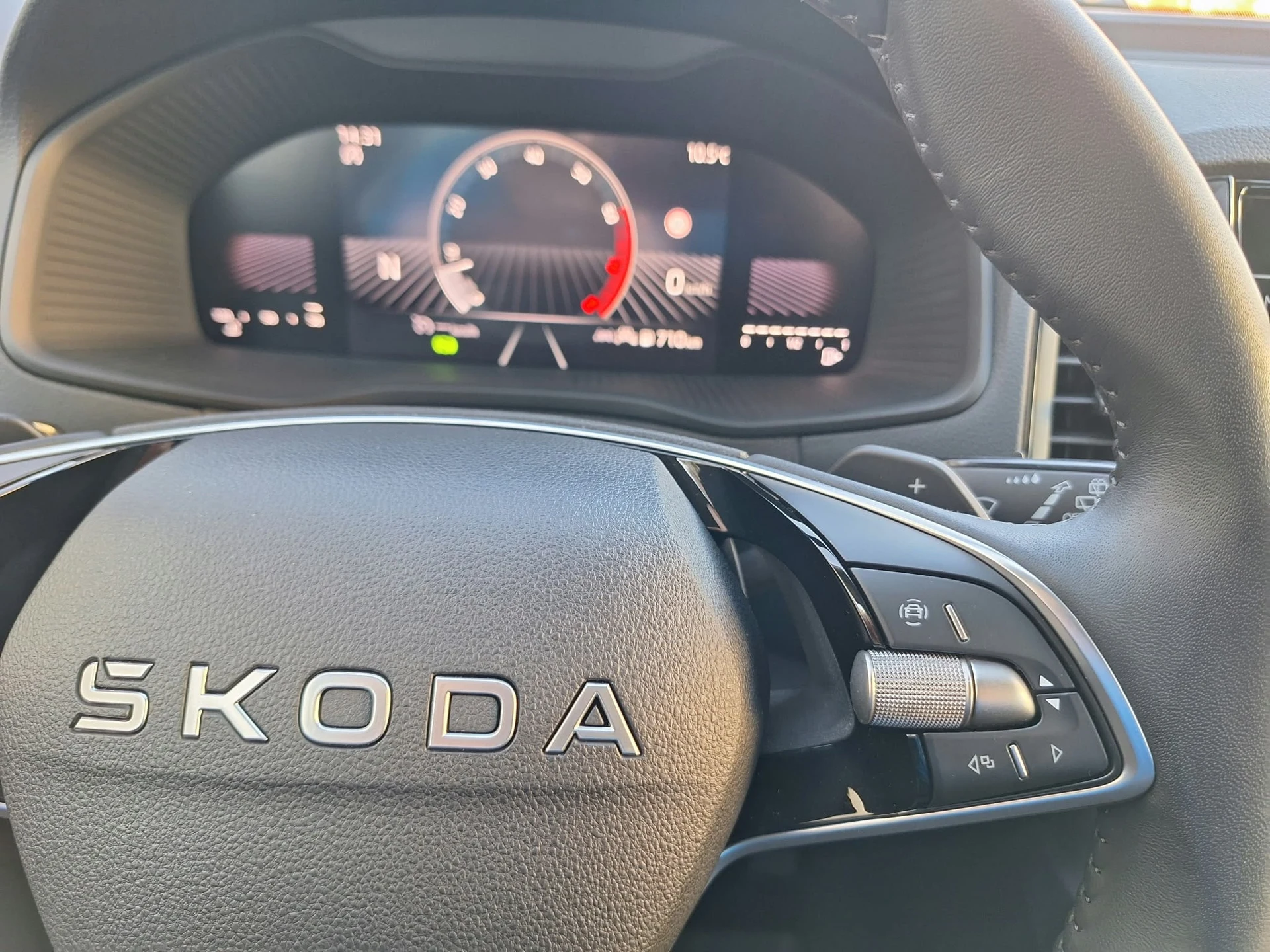 Škoda Karoq 1.5 TSI ACT Edition 130 DSG — zdjęcie 11