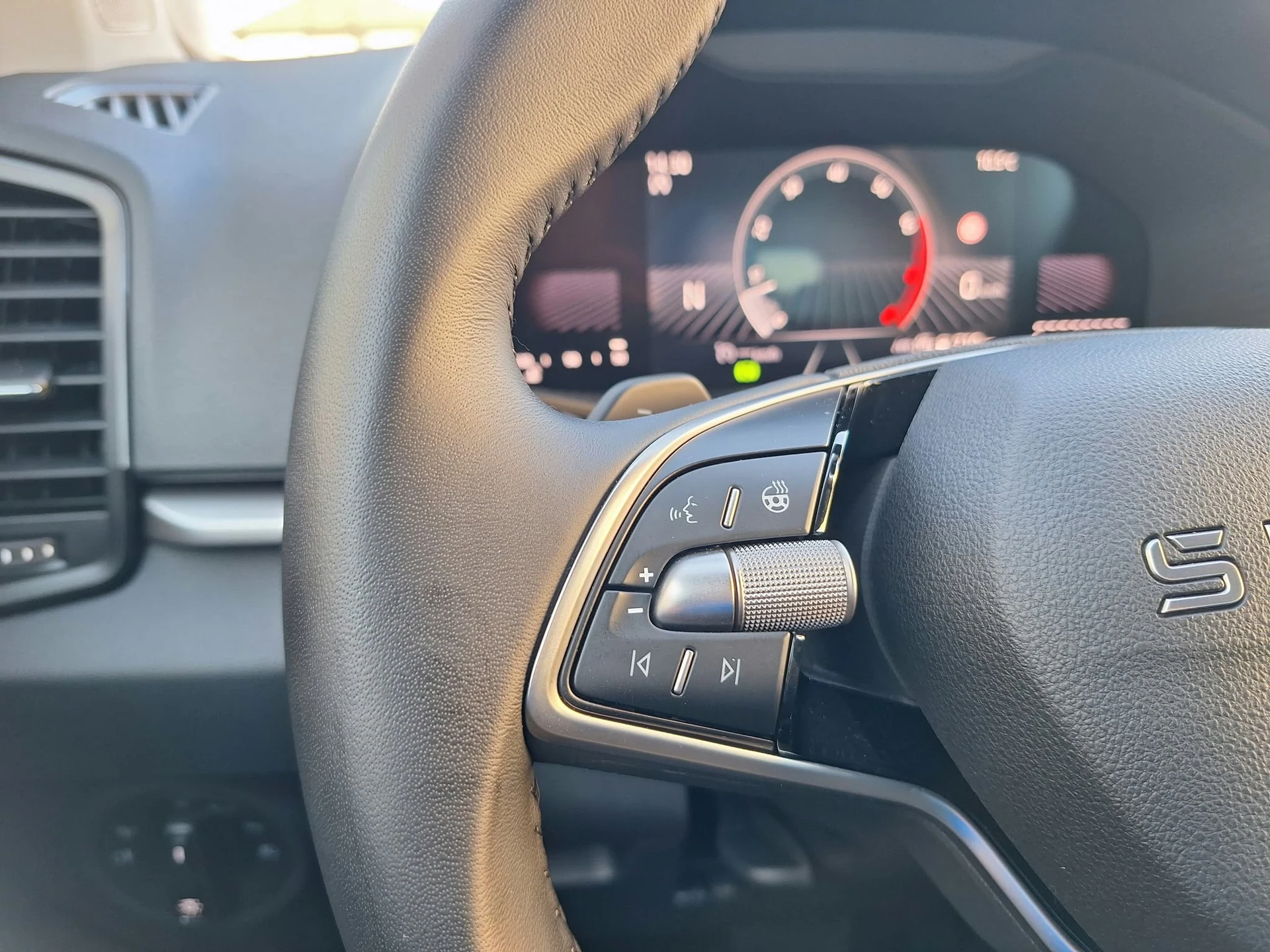 Škoda Karoq 1.5 TSI ACT Edition 130 DSG — zdjęcie 10