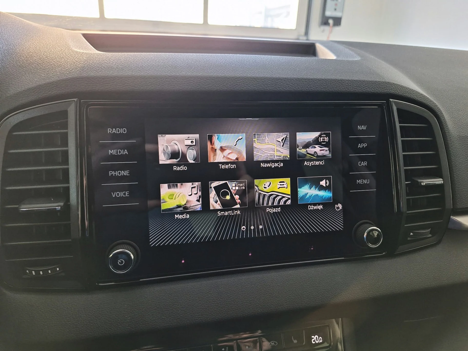Škoda Karoq 1.5 TSI ACT Edition 130 DSG — zdjęcie 14