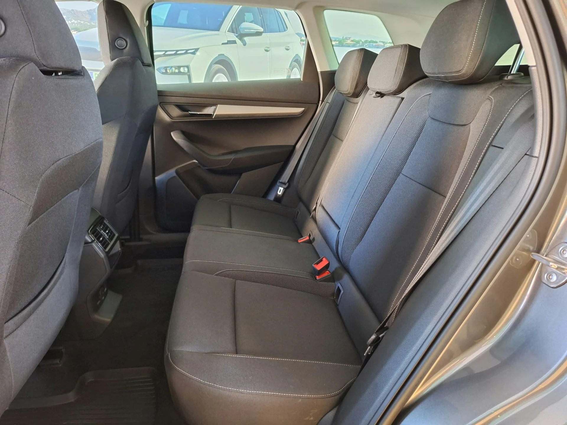 Škoda Karoq 1.5 TSI ACT Edition 130 DSG — zdjęcie 18