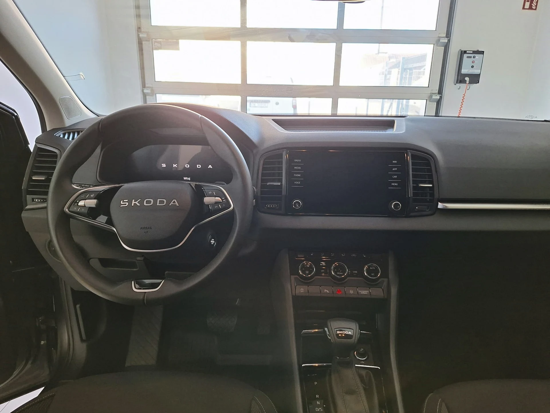 Škoda Karoq 1.5 TSI ACT Edition 130 DSG — zdjęcie 9