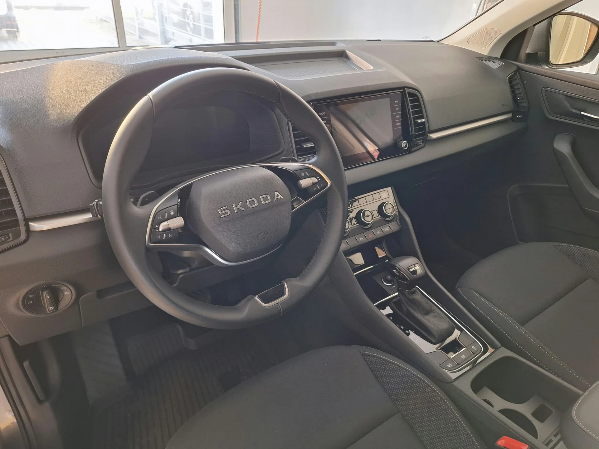 Škoda Karoq 1.5 TSI ACT Edition 130 DSG — zdjęcie 8