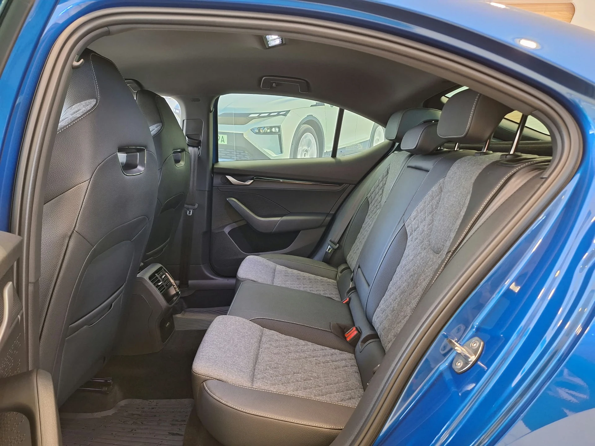 Škoda Octavia 1.5 TSI mHEV Sportline DSG IV (2020-) — zdjęcie 12