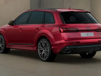 Audi Q7 TFSI e PHEV 360 kW Quattro S Line Tiptr