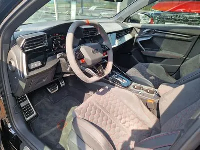 Audi RS3 Limousine TFSI Quattro S tronic