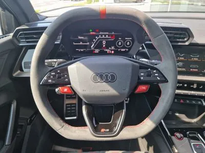 Audi RS3 Limousine TFSI Quattro S tronic