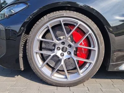 Audi RS5 Avant e-Hybrid 470kW Tiptronic