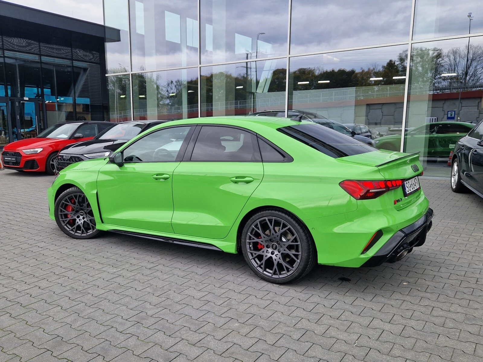 Audi RS3 Limousine Limousine RS quattro 294(400) kW(KM) S tronic — zdjęcie 3