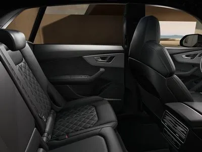 Audi Q8 TFSI e PHEV 360 kW Quattro Tiptronic
