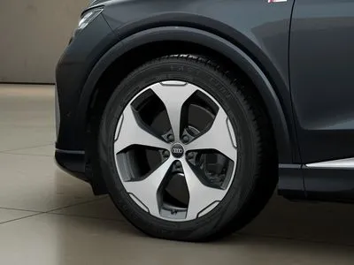 Audi Q4 e-tron 63kWh