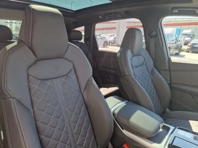 Audi Q7 TFSI e PHEV 360 kW Quattro S Line Tiptr