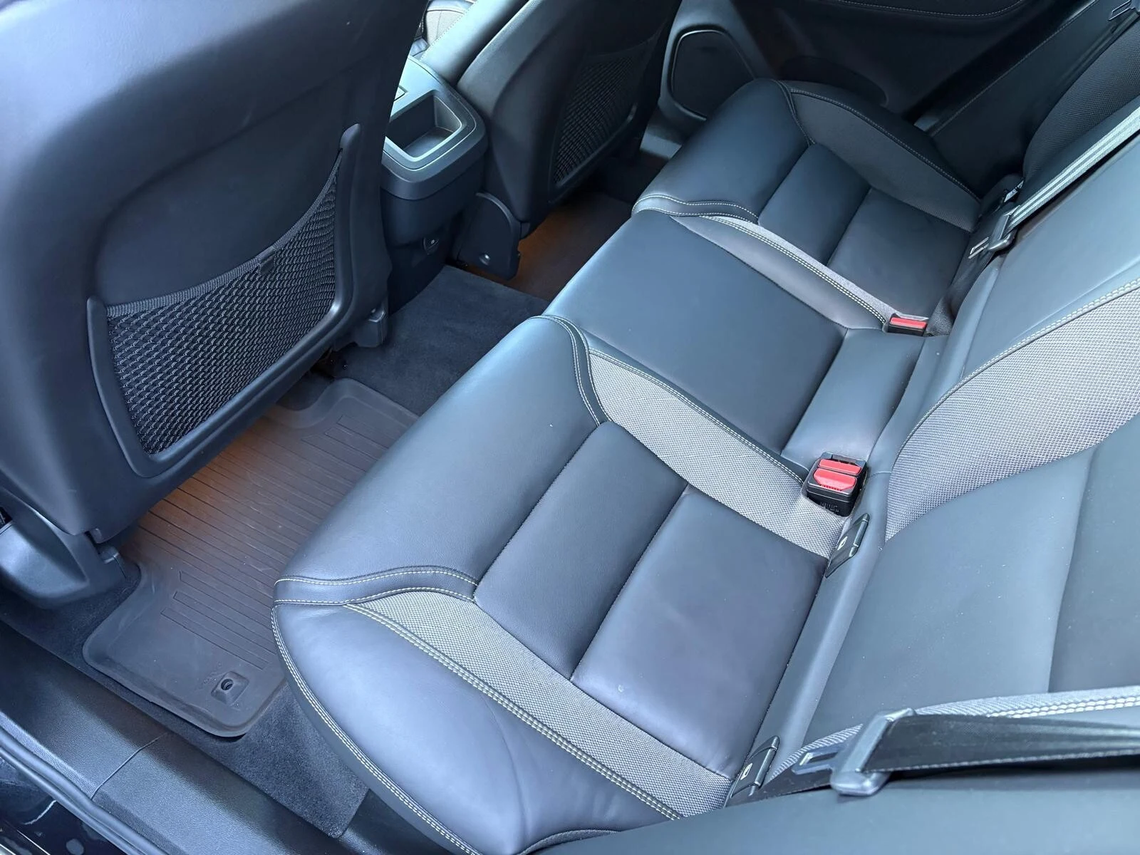 Volvo XC 60 Black Edition AWD II (2017-) — zdjęcie 13