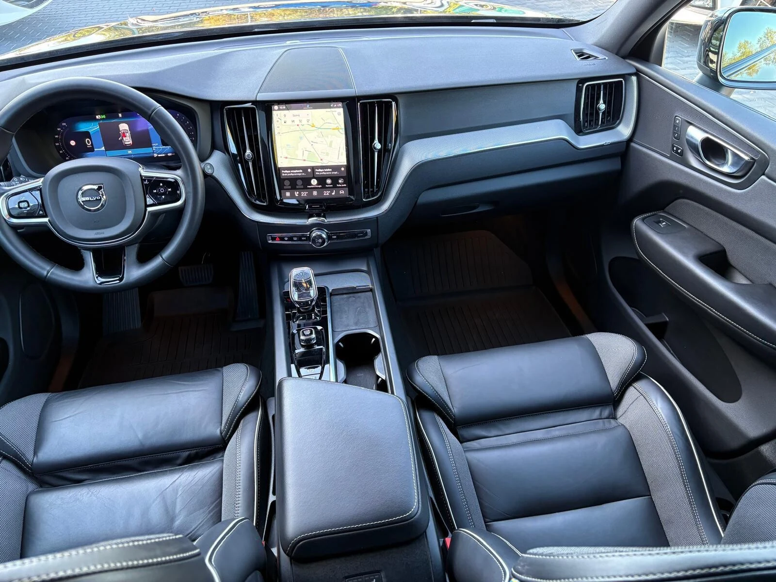 Volvo XC 60 Black Edition AWD II (2017-) — zdjęcie 12