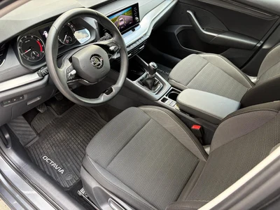 Škoda Octavia z polskiego salonu. Faktura VAT 23%