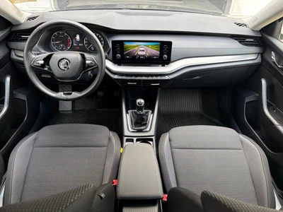 Škoda Octavia z polskiego salonu. Faktura VAT 23%