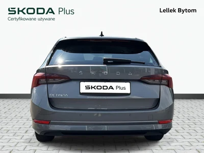 Škoda Octavia z polskiego salonu. Faktura VAT 23%