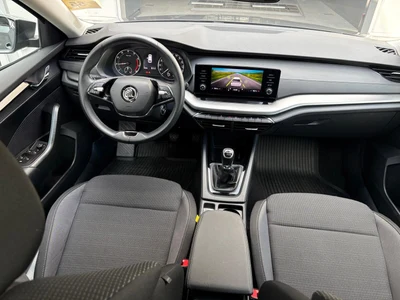 Škoda Octavia z polskiego salonu. Faktura VAT 23%