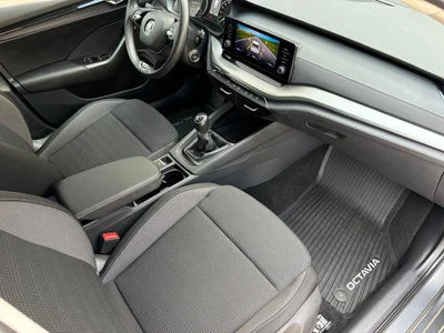 Škoda Octavia z polskiego salonu. Faktura VAT 23%