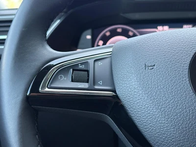 Škoda Superb z polskiego salonu. Faktura VAT 23%
