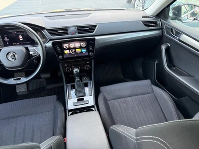 Škoda Superb z polskiego salonu. Faktura VAT 23%
