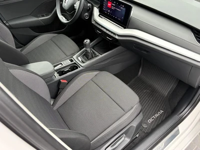 Škoda Octavia z polskiego salonu. Faktura VAT 23%