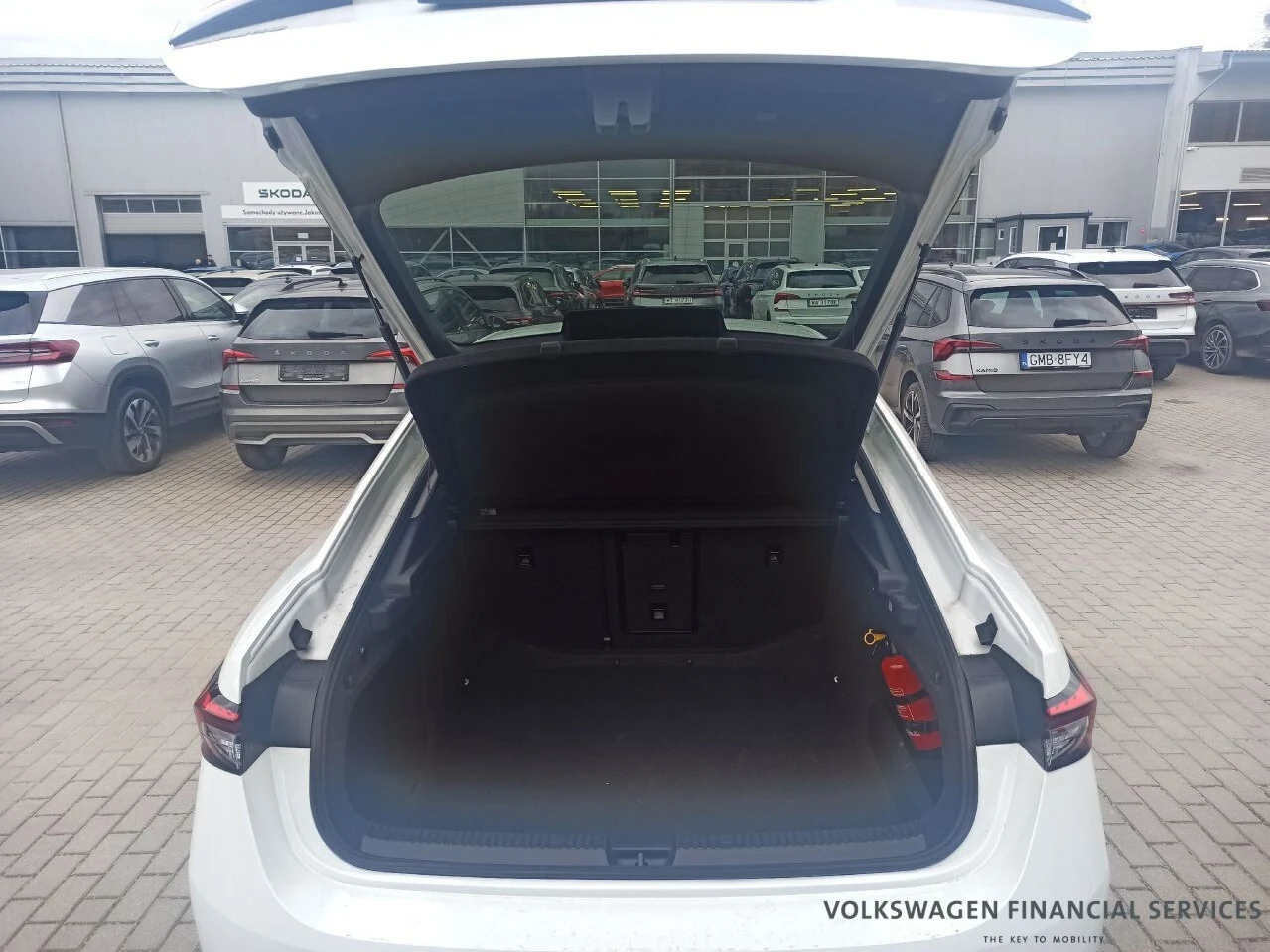 Škoda Superb 1,5 TSI mHEC Essence DSG IV (2023-) — zdjęcie 10