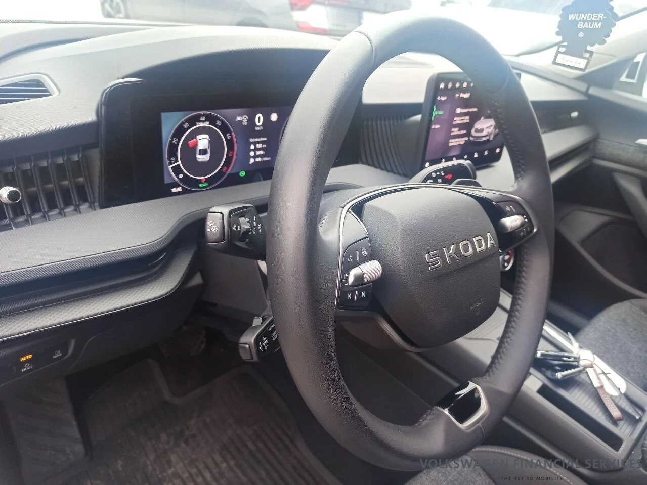 Škoda Superb 1,5 TSI mHEC Essence DSG IV (2023-) — zdjęcie 8