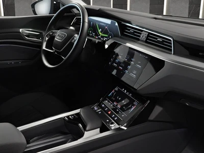 Audi e-tron Night vision, pneumatyka, serwis ASO