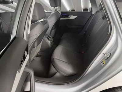Audi A4 Avant reflektory Led, Krajowy, smartphone interface