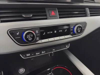 Audi A4 Limousine S-Line, ref LED. Gwarancja
