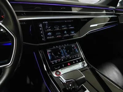 Audi S8 TFSI Oś skrętna Pneumatyka Akt Tempomat HUD B&O Dociągi Masaże Wentylacja