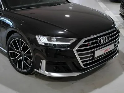 Audi S8 TFSI Oś skrętna Pneumatyka Akt Tempomat HUD B&O Dociągi Masaże Wentylacja