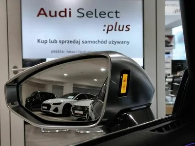 Audi S8 TFSI Oś skrętna Pneumatyka Akt Tempomat HUD B&O Dociągi Masaże Wentylacja