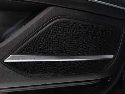 Audi S8 TFSI Oś skrętna Pneumatyka Akt Tempomat HUD B&O Dociągi Masaże Wentylacja