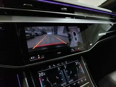 Audi S8 TFSI Oś skrętna Pneumatyka Akt Tempomat HUD B&O Dociągi Masaże Wentylacja