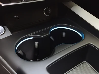 Audi A4 Avant LED SmartphoneInterface Ambiente Plus Kamera cofania Indukcja Tempomat