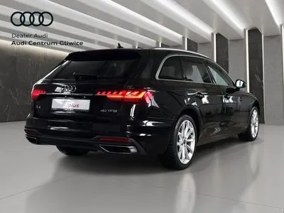 Audi A4 Avant reflektory LED, smartphoneinterface, virtual cockpit