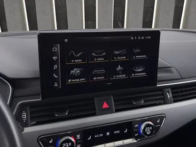 Audi A4 Avant reflektory LED, smartphoneinterface, virtual cockpit