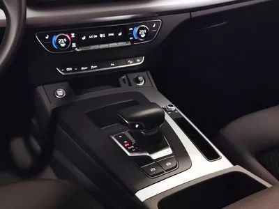 Audi Q5 Kamera cofania Tempomat Virtual Cockpit Lampy LED