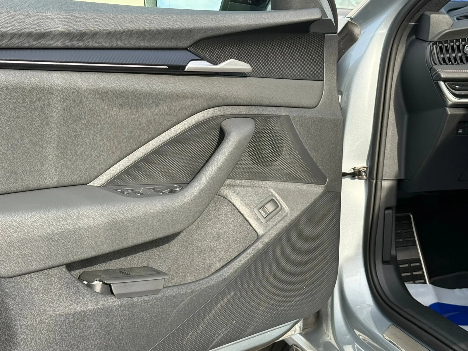 Škoda Superb Sportline 2.0 TSI 265KM 4x4 DSG IV (2023-) — zdjęcie 13