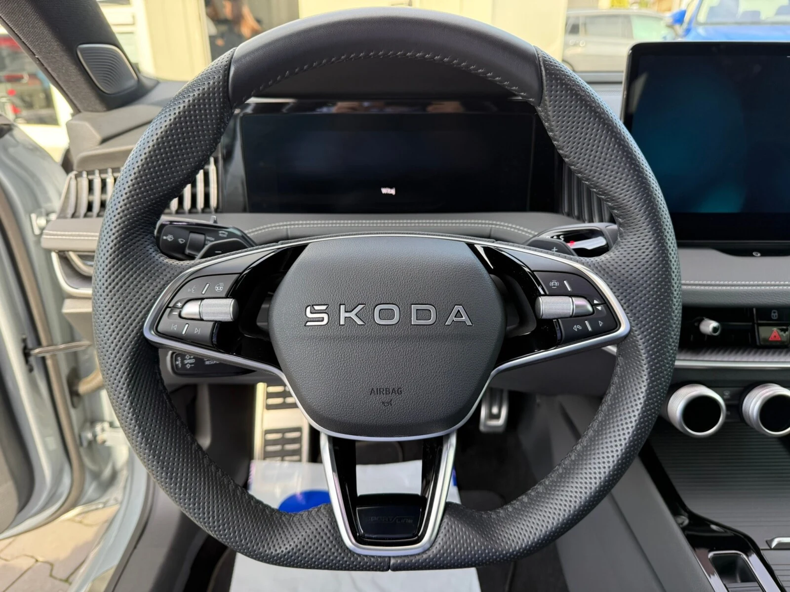 Škoda Superb Sportline 2.0 TSI 265KM 4x4 DSG IV (2023-) — zdjęcie 15